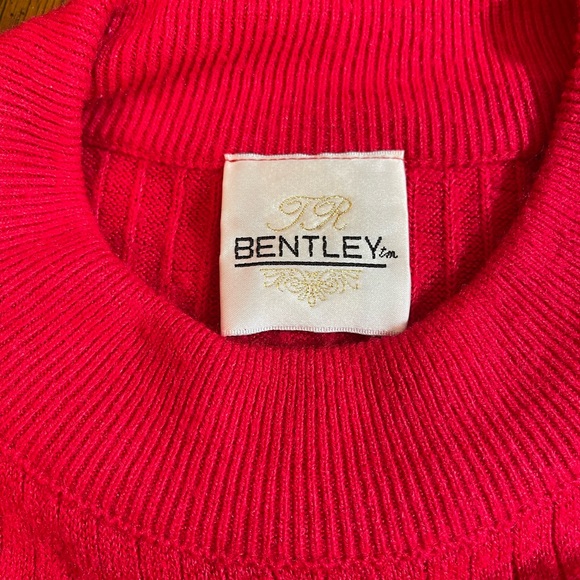 Red Sweater w/ Striped Scarf🧣 - Picture 5 of 7